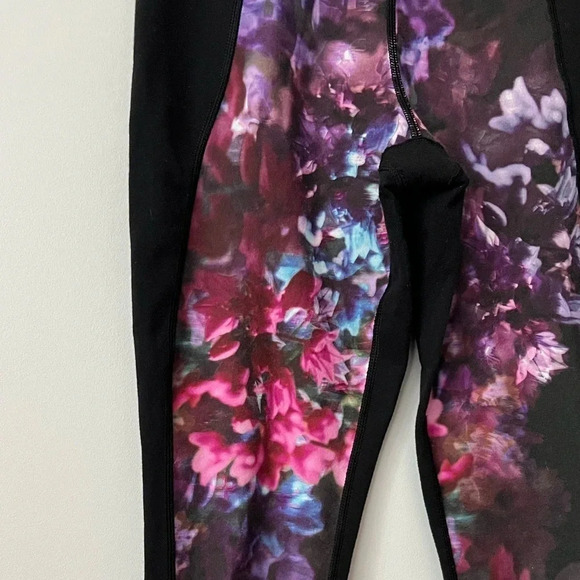 Lululemon Spring Has Sprung Leggings | Size 4 - Picture 2 of 6